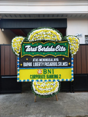 Papan Bunga Duka di Muara Tabir